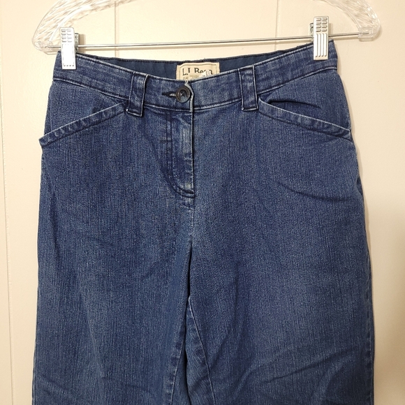 L.L Bean Women’s Classic Fit Medium Wash Denim Jeans Size 4R - Picture 2 of 7